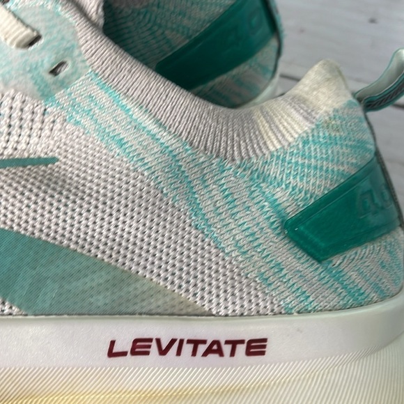 Brooks Levitate 4 Mint and Dove Gray Running Shoe - Picture 10 of 12